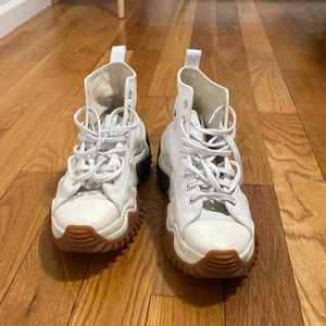 Converse Run Star Motion